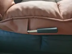 alt="操作が楽な角度調整レバー”