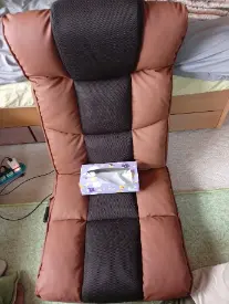 alt="ティシュ箱と比較したliberta（リベルタ）座椅子”