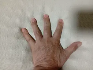 alt="手触りがよく、寝る前から気持ちいいRAKURA”
